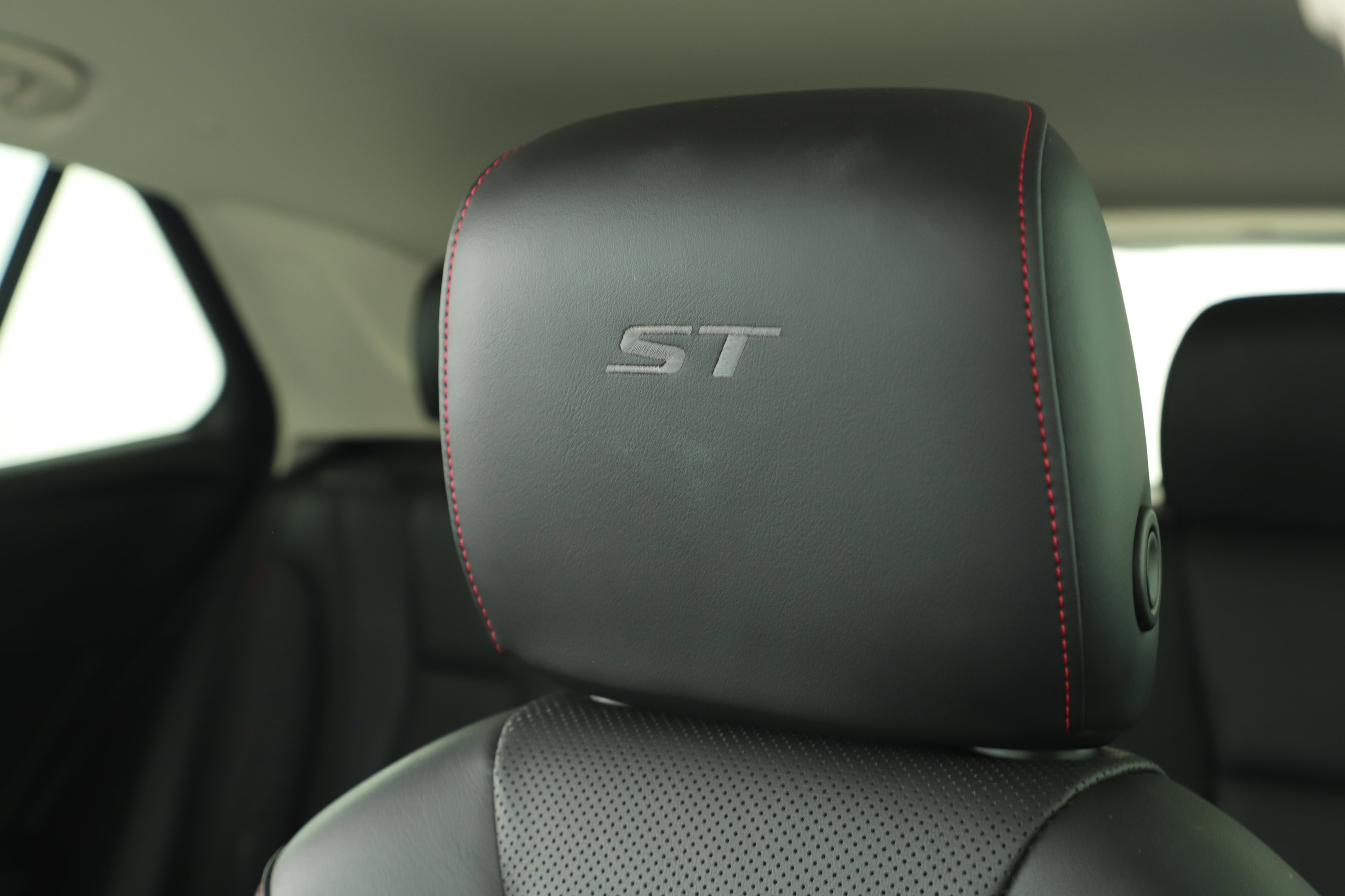 Used 2022 Buick Envision Essence w/ Technology Package II image 8