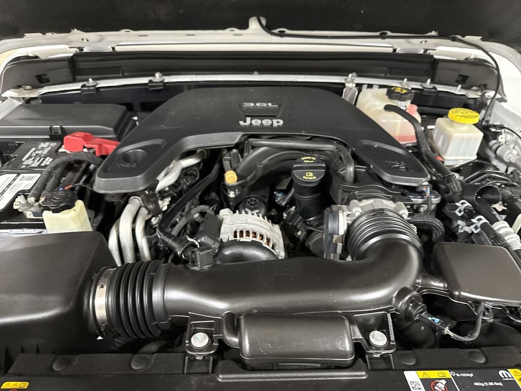 Used 2021 Jeep Gladiator Rubicon AWD/4WD image 24
