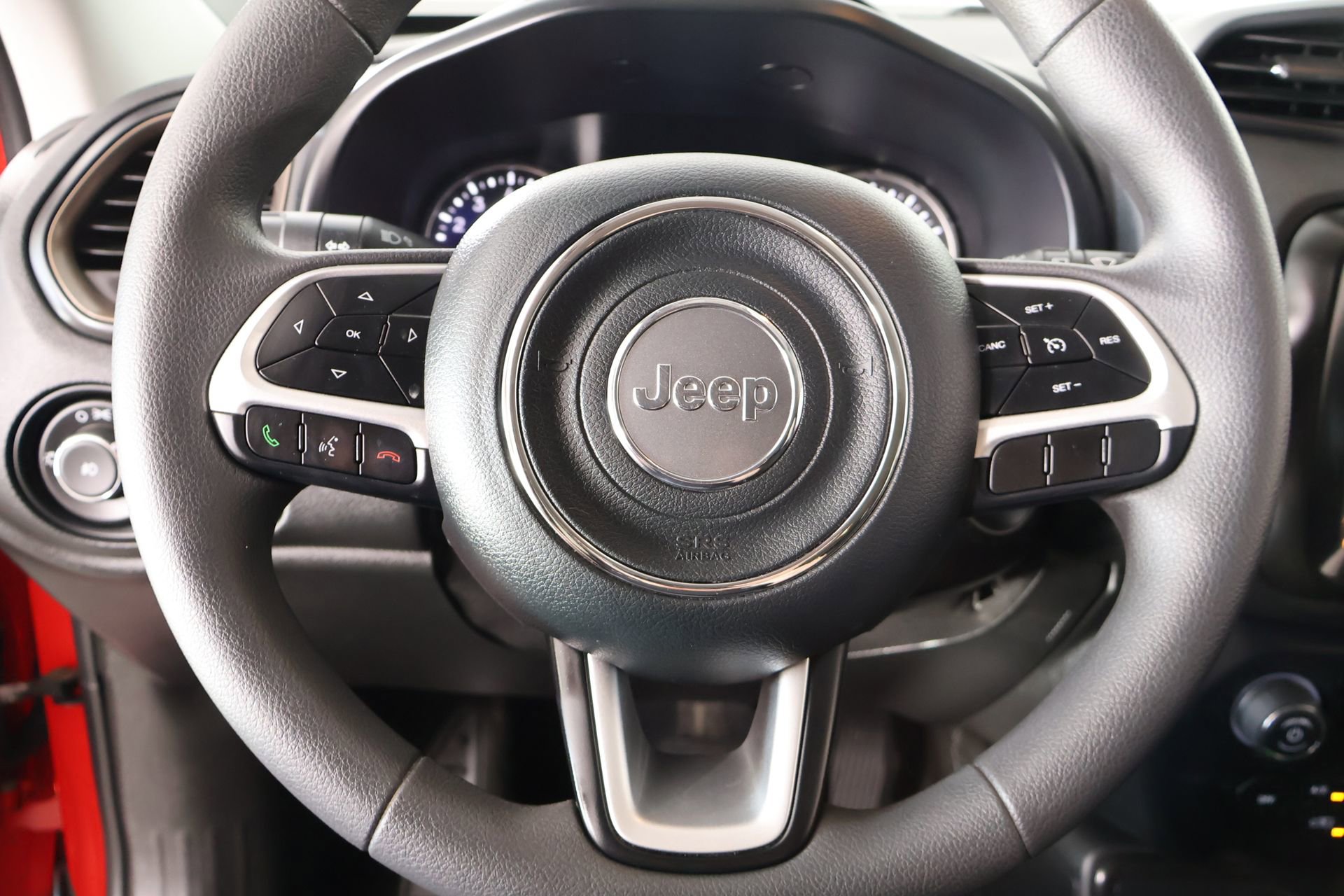 Used 2023 Jeep Renegade Latitude AWD/4WD image 3