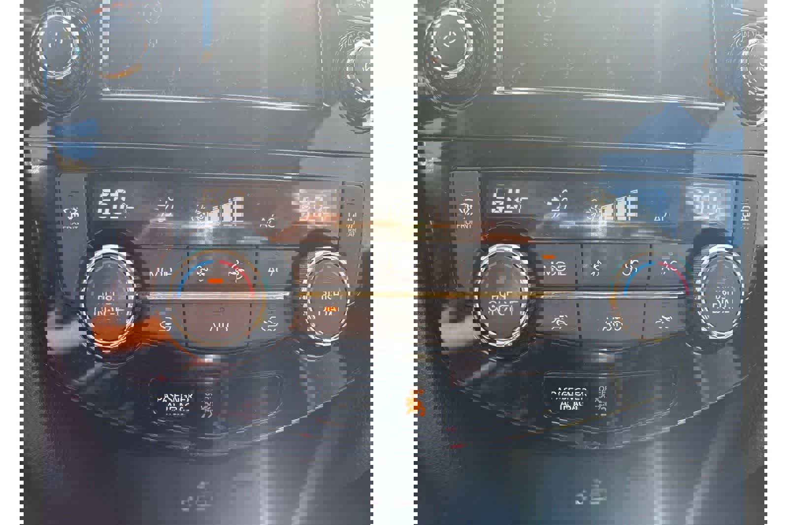 Used 2018 Nissan Rogue SV image 18