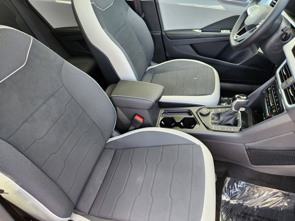 New 2026 Volkswagen Taos SE AWD/4WD image 4