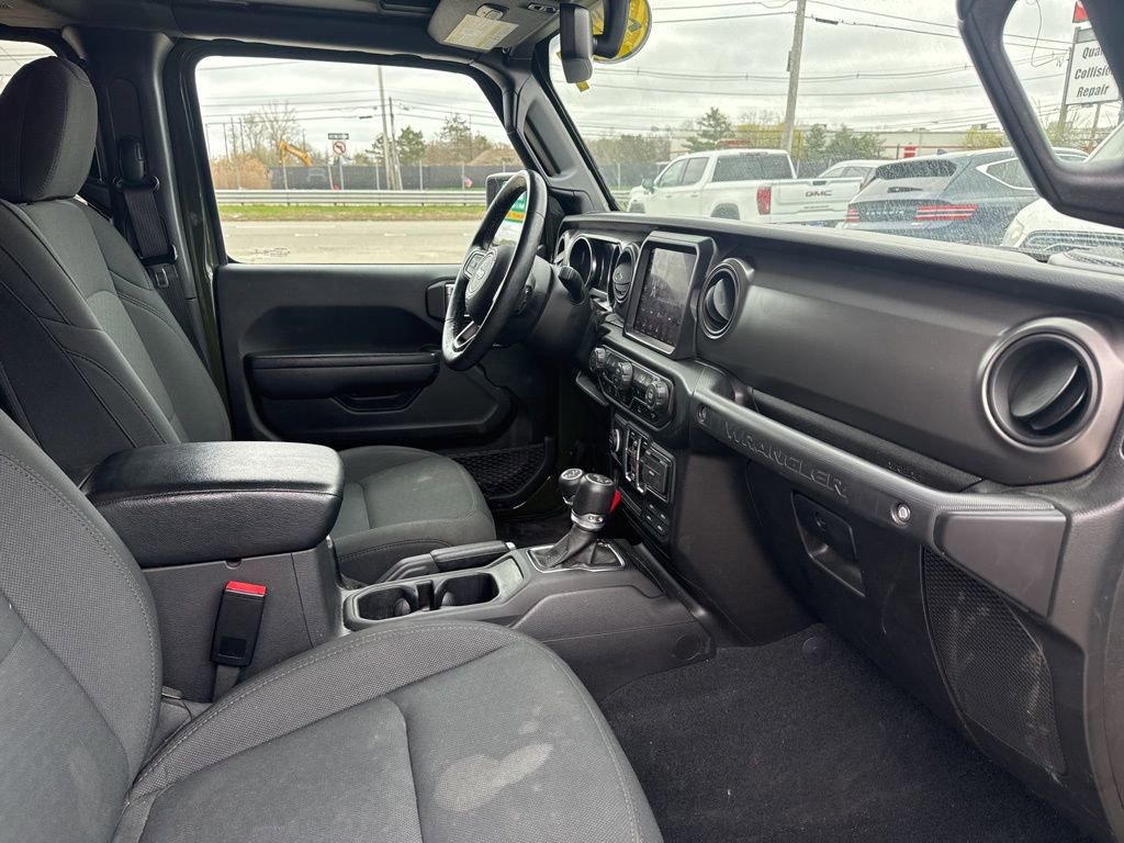 Used 2022 Jeep Wrangler Unlimited Sport w/ Sun And Sound Package AWD/4WD image 11