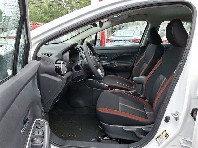 New 2025 Nissan Versa SR w/ Trunk Package image 5