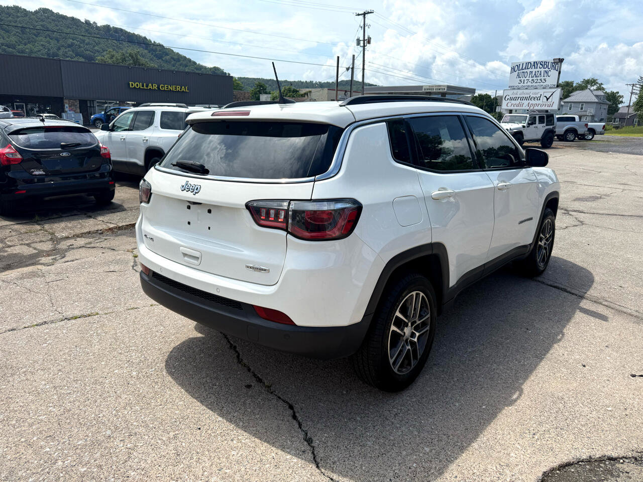 Used 2017 Jeep Compass Latitude w/ Popular Equipment Group image 9