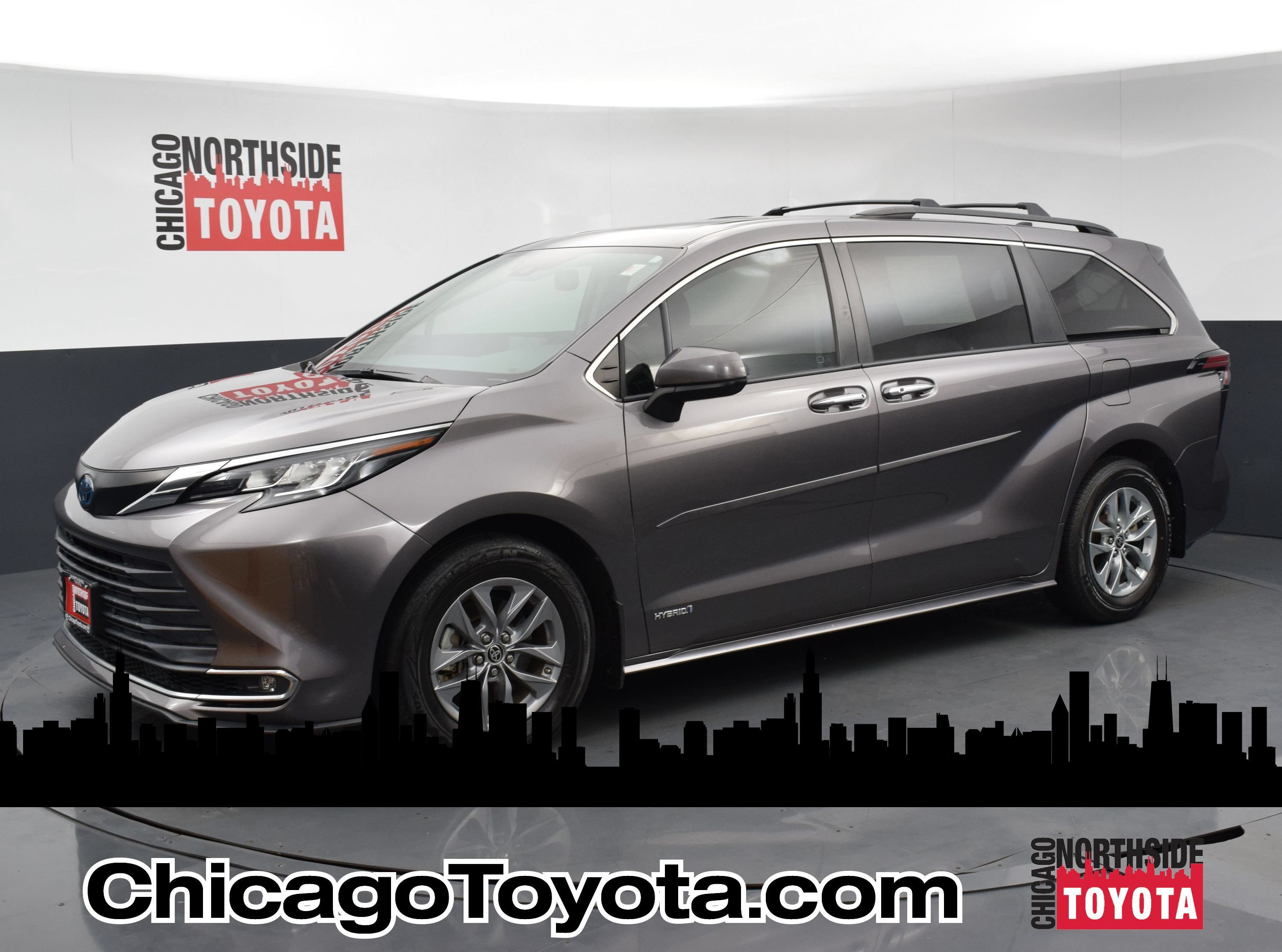 Used 2021 Toyota Sienna XLE FWD image 1