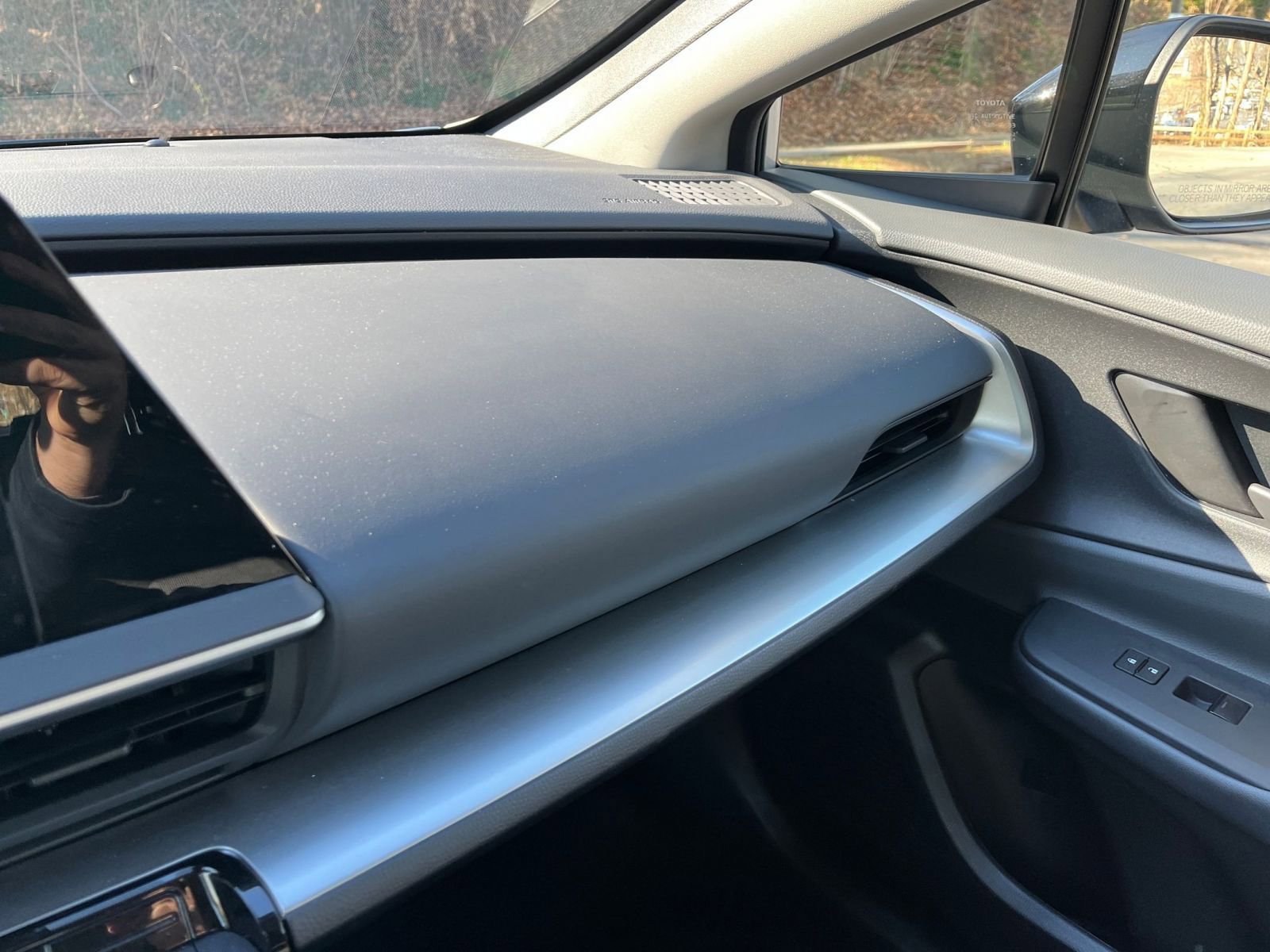 Used 2025 Toyota Prius LE image 29