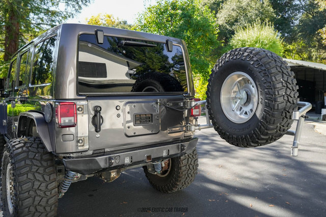 Used 2016 Jeep Wrangler Unlimited Rubicon w/ Connectivity Group image 59