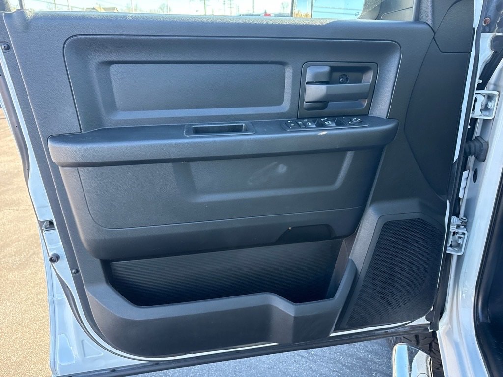 Used 2018 RAM 2500 Tradesman w/ Chrome Appearance Group image 23