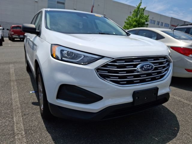 Used 2019 Ford Edge SE FWD image 2