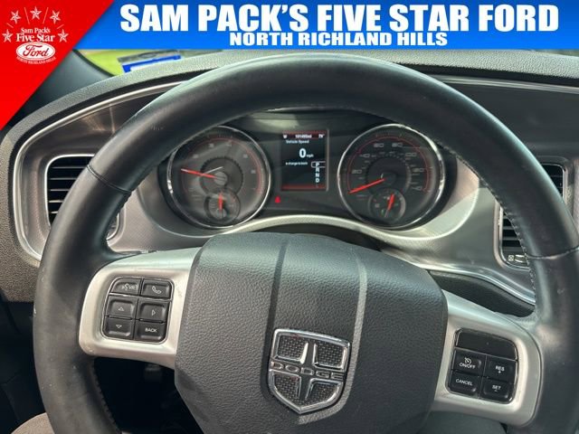 Used 2014 Dodge Charger SXT RWD image 7