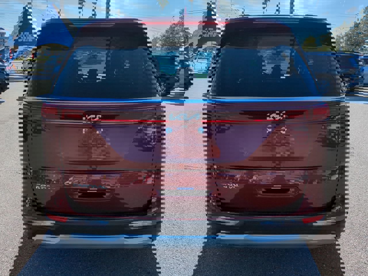 Used 2024 Kia Carnival LX image 5