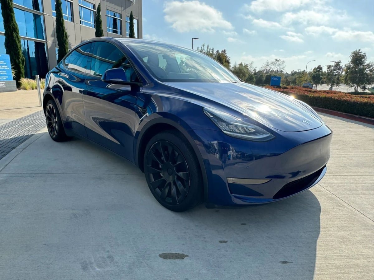 Used 2023 Tesla Model Y Long Range AWD/4WD image 3