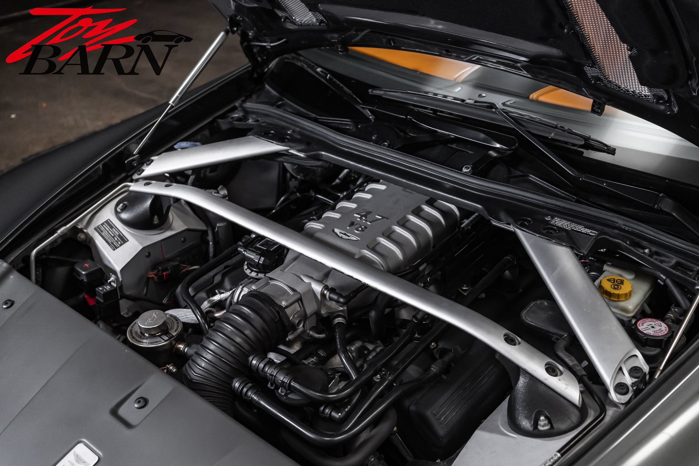 Used 2009 Aston Martin V8 Vantage Roadster RWD image 47