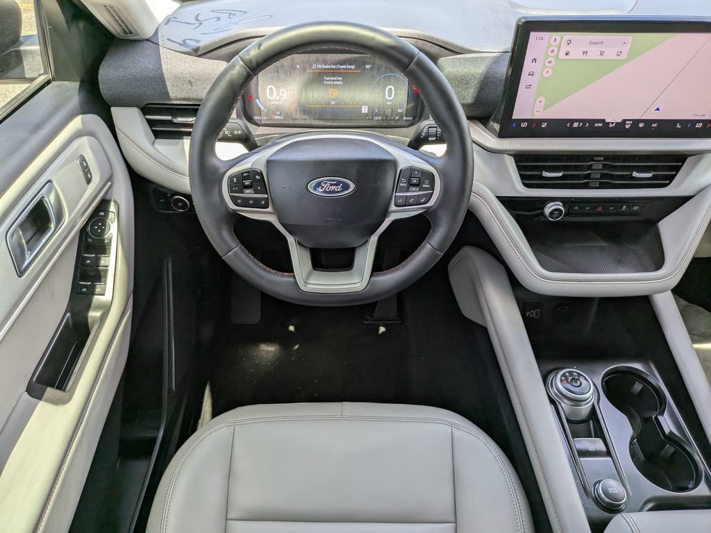 Used 2026 Ford Explorer Active w/ Active Comfort Package RWD image 14