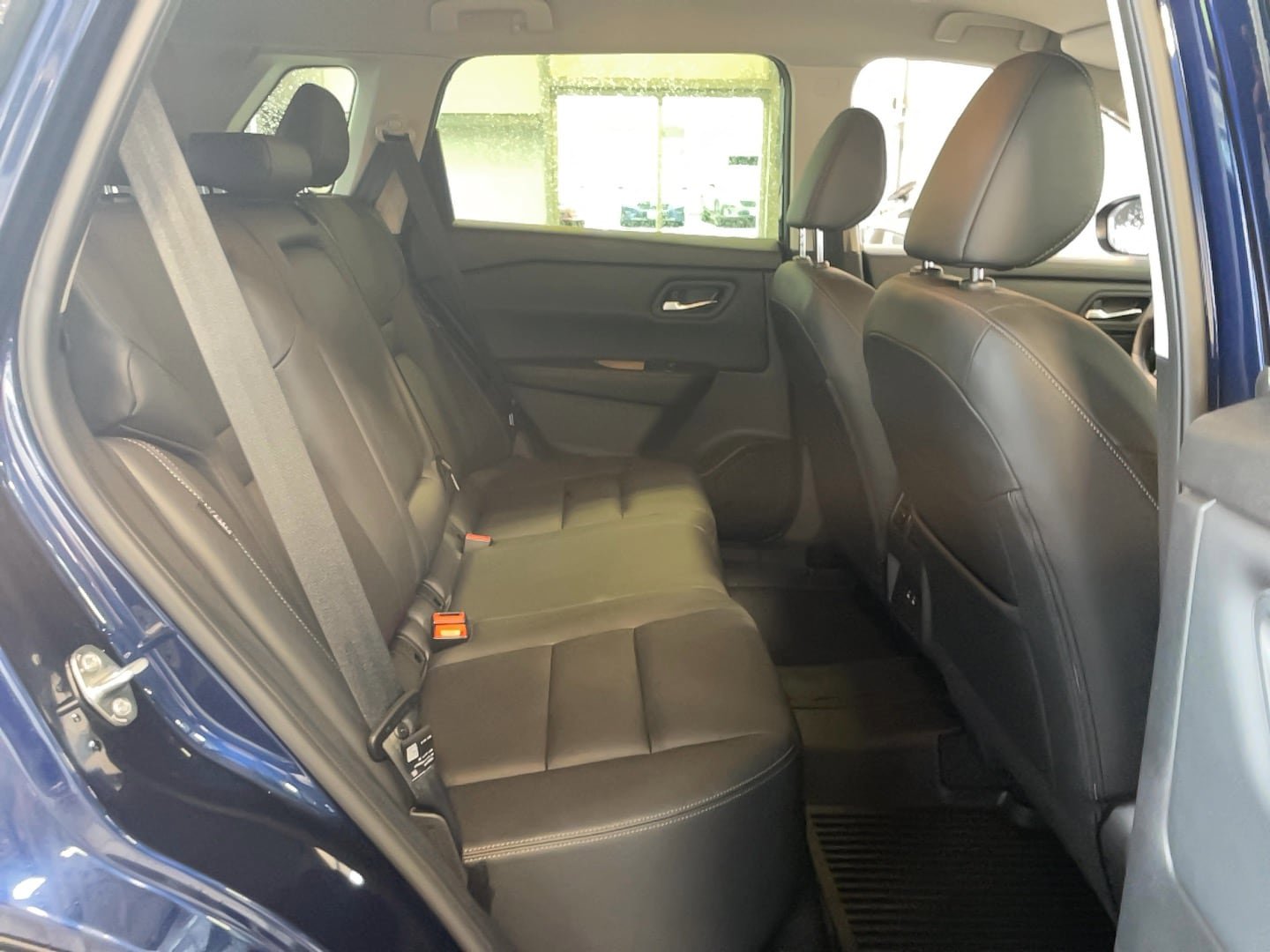 Used 2025 Nissan Rogue SL AWD/4WD image 20