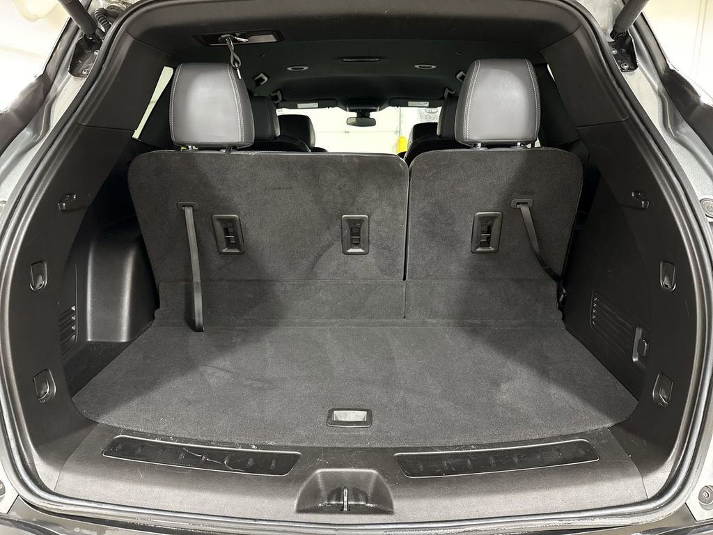 Used 2023 Buick Enclave Essence image 24