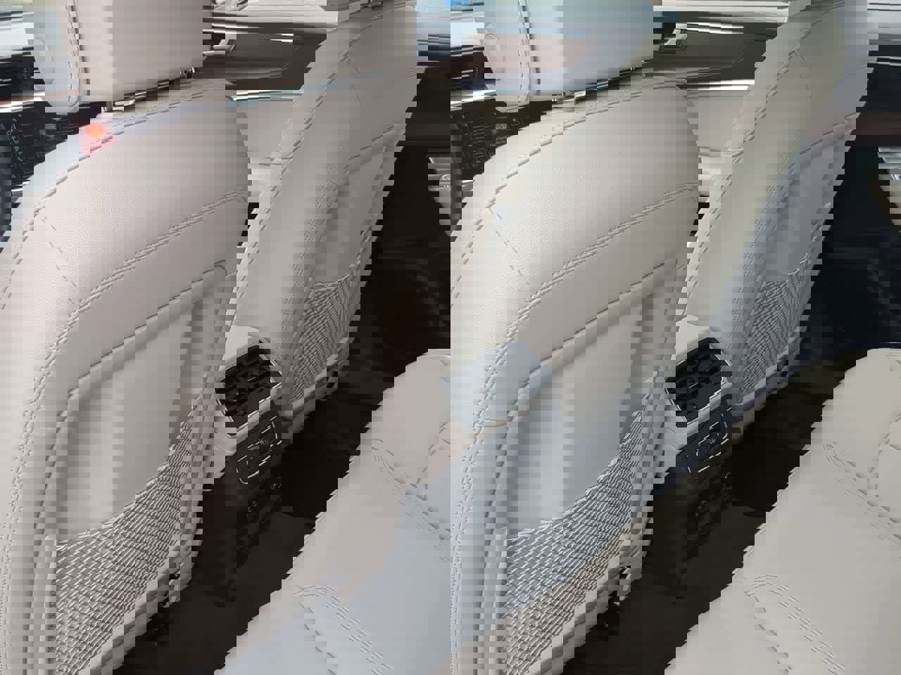 Used 2025 Audi A6 Premium image 18