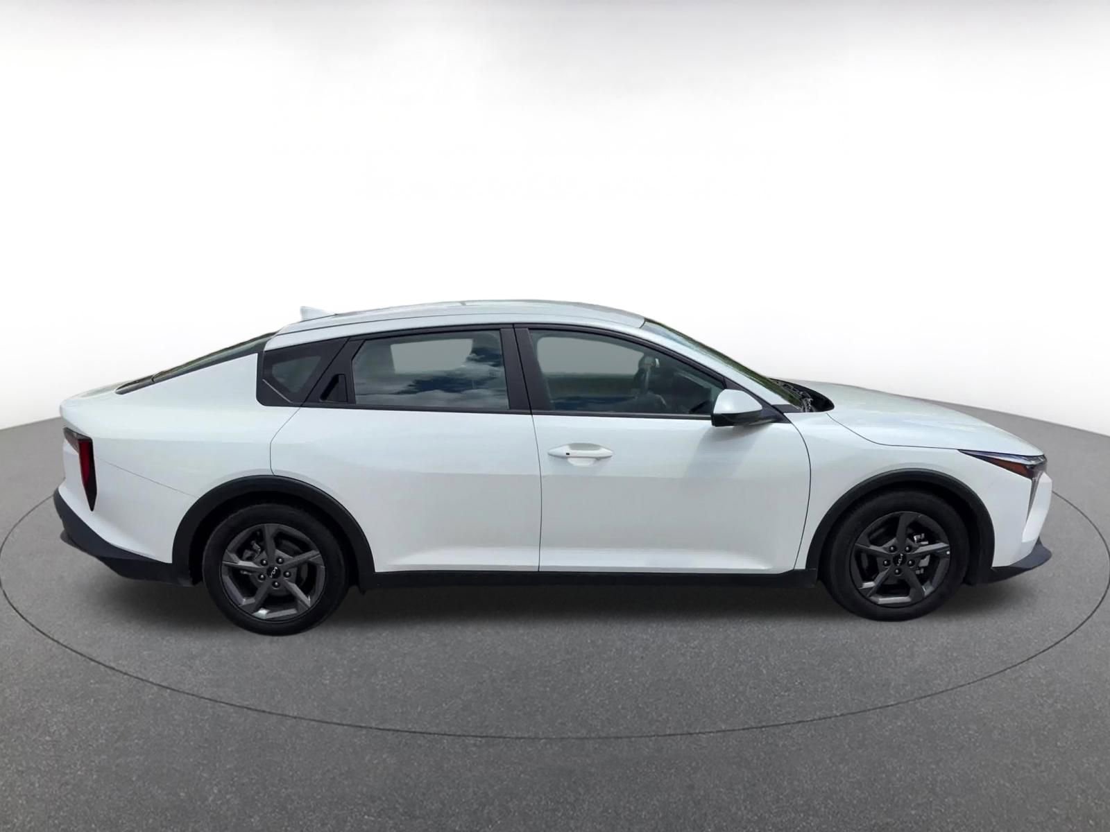 Used 2025 Kia K4 FWD image 16