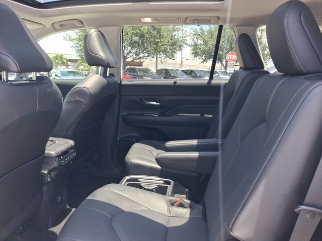 Used 2025 Toyota Grand Highlander AWD image 6