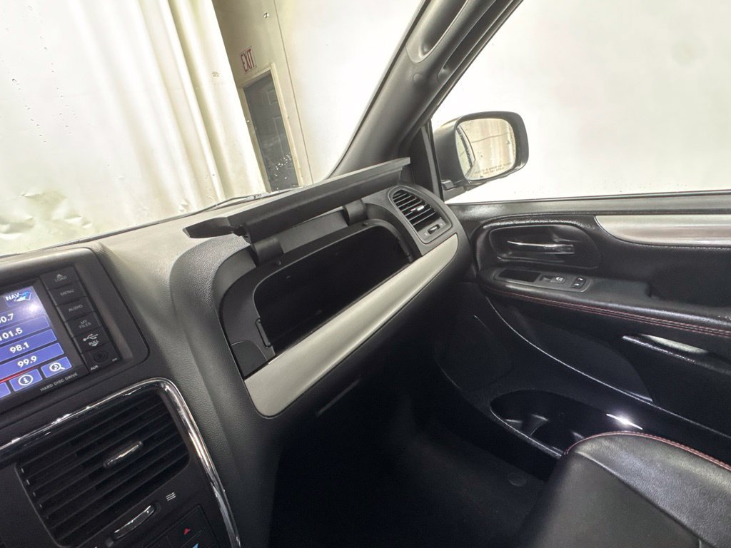Used 2019 Dodge Grand Caravan GT w/ Safety Sphere Group FWD image 25