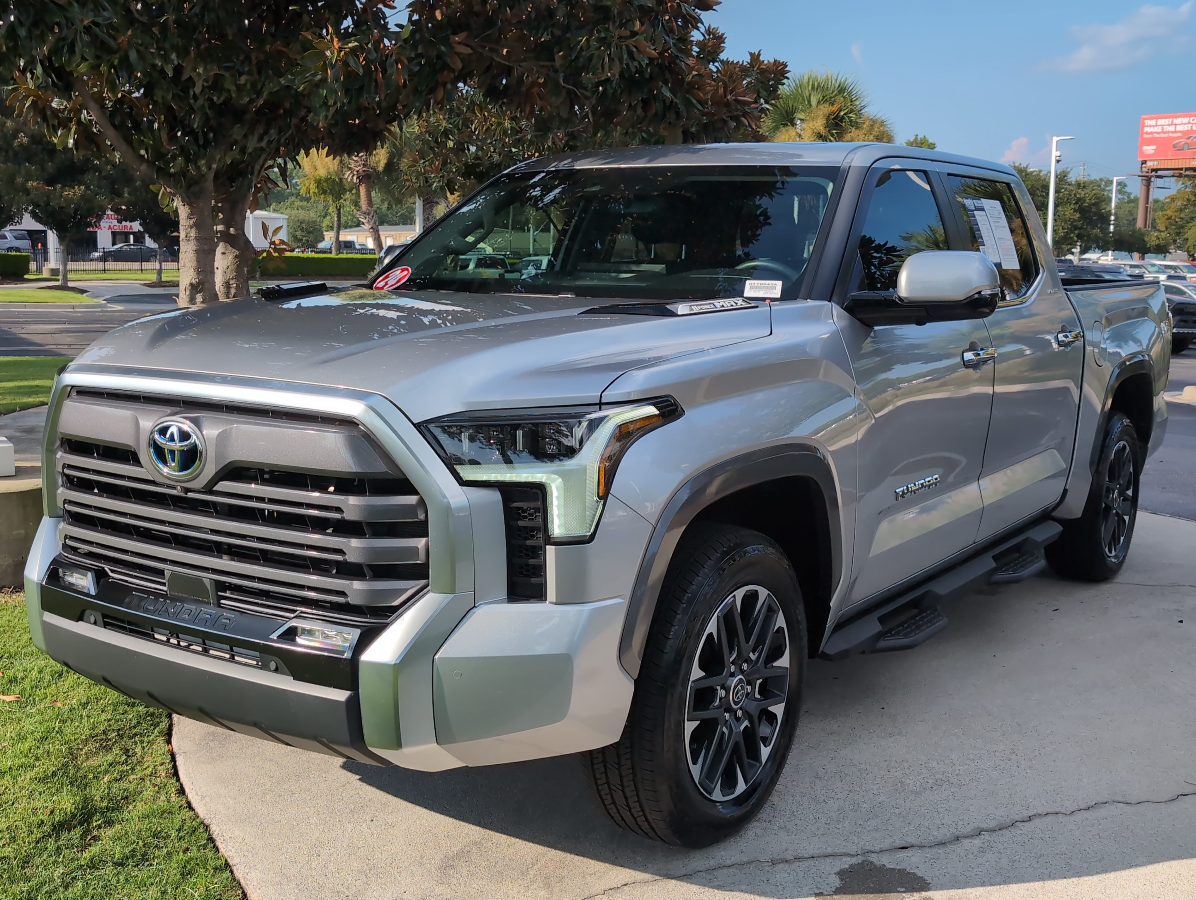 Used 2024 Toyota Tundra Limited AWD/4WD image 5