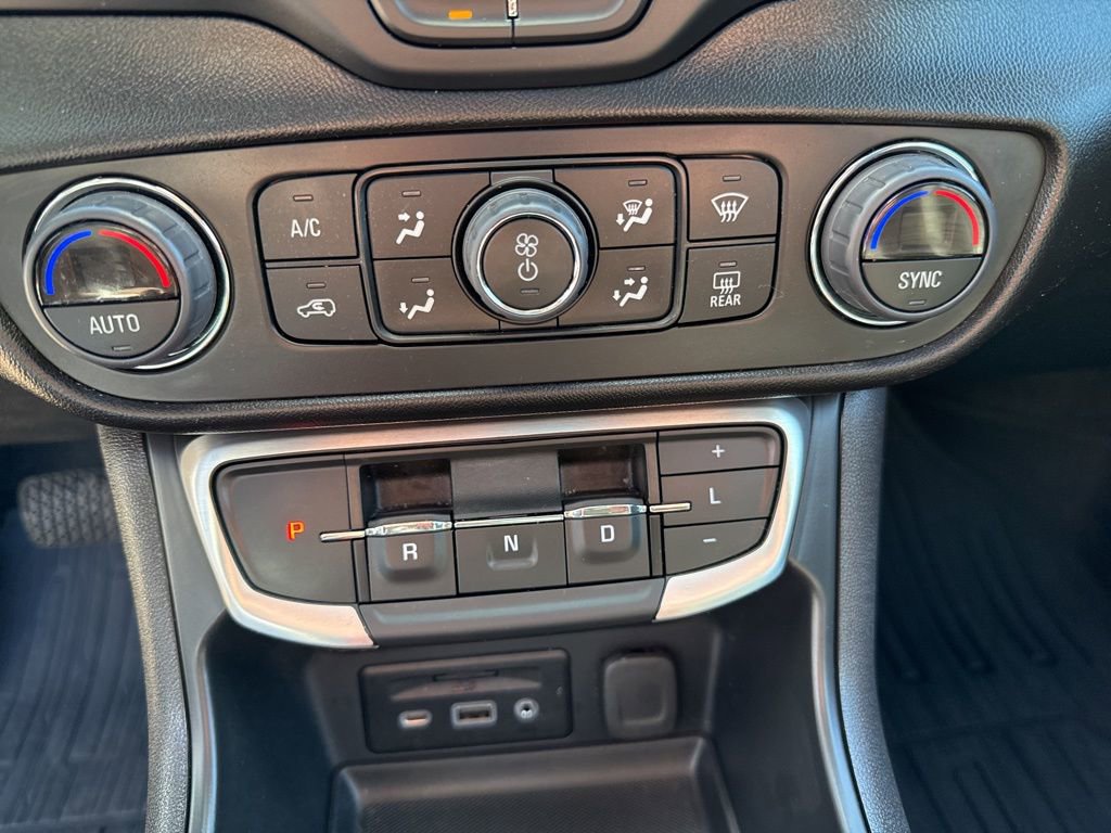 Certified 2024 GMC Terrain SLT w/ Infotainment Package II image 53