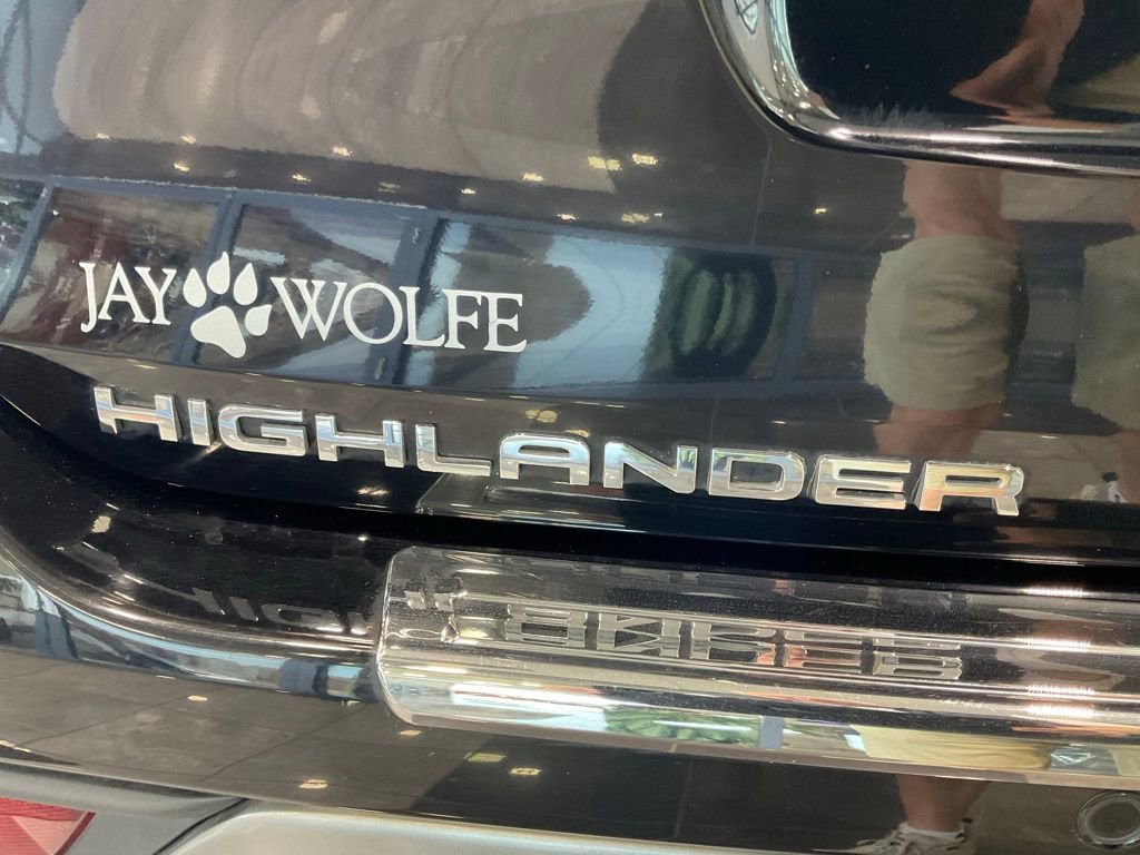 Used 2024 Toyota Highlander Platinum image 24