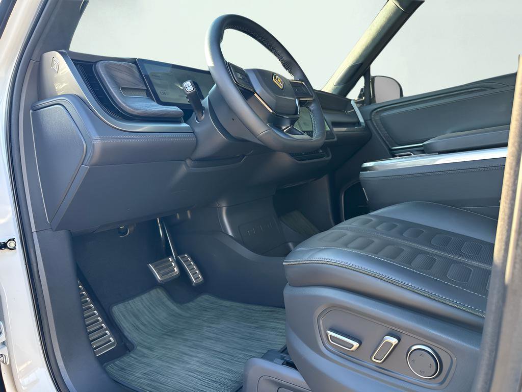 Used 2022 Rivian R1S Adventure image 23