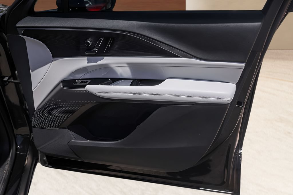 Certified 2024 Cadillac Lyriq Sport AWD/4WD image 25