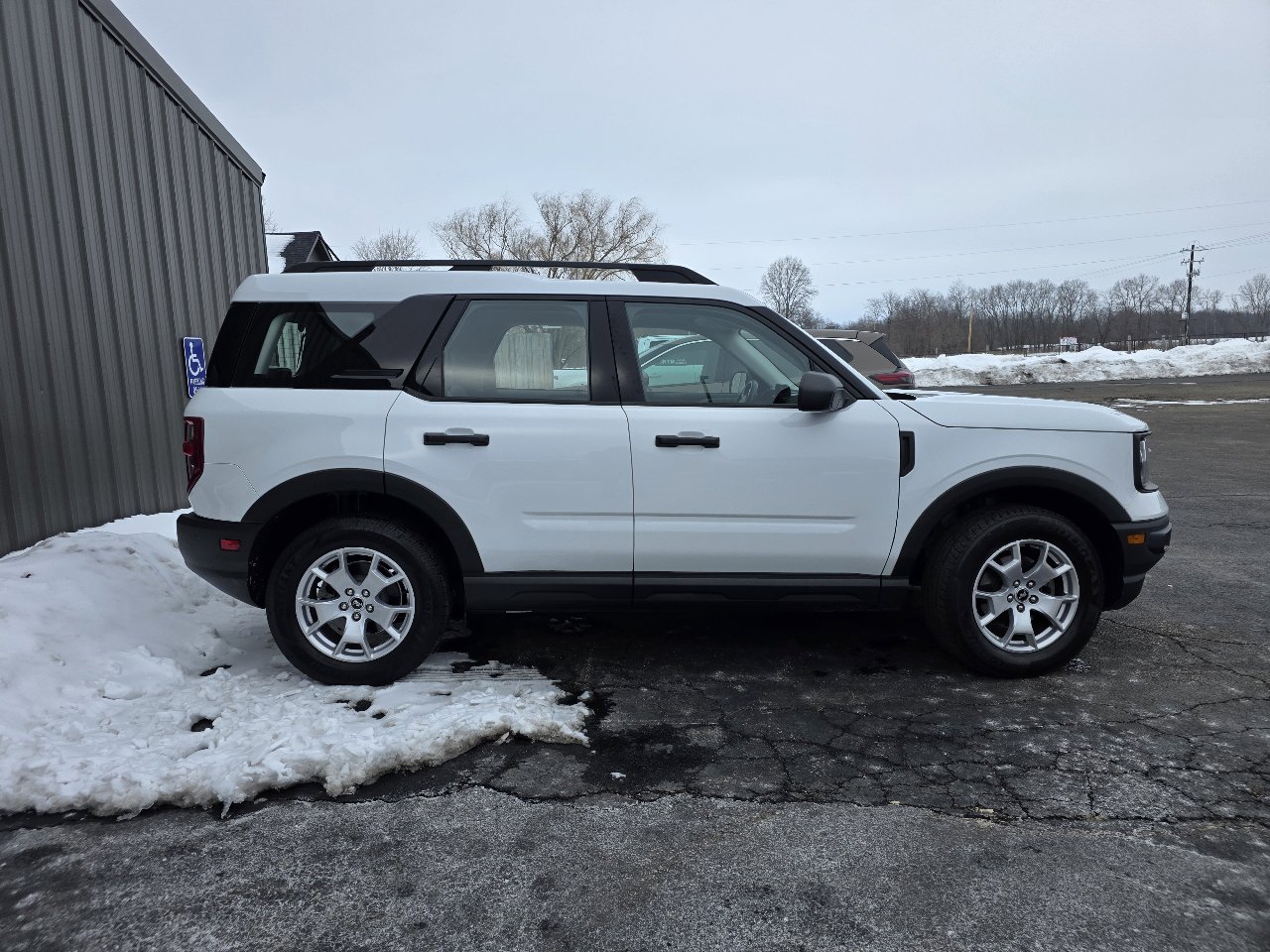 Used 2021 Ford Bronco Sport Base image 2