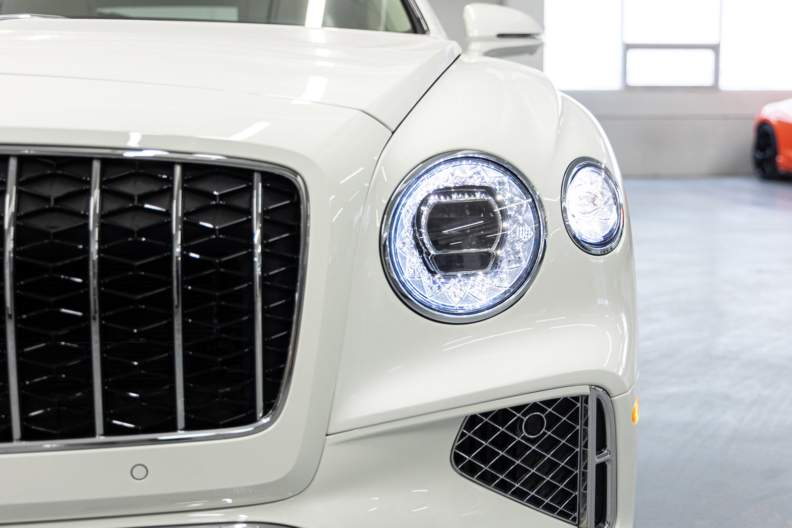 Certified 2026 Bentley Flying Spur Plug-In Hybrid image 10