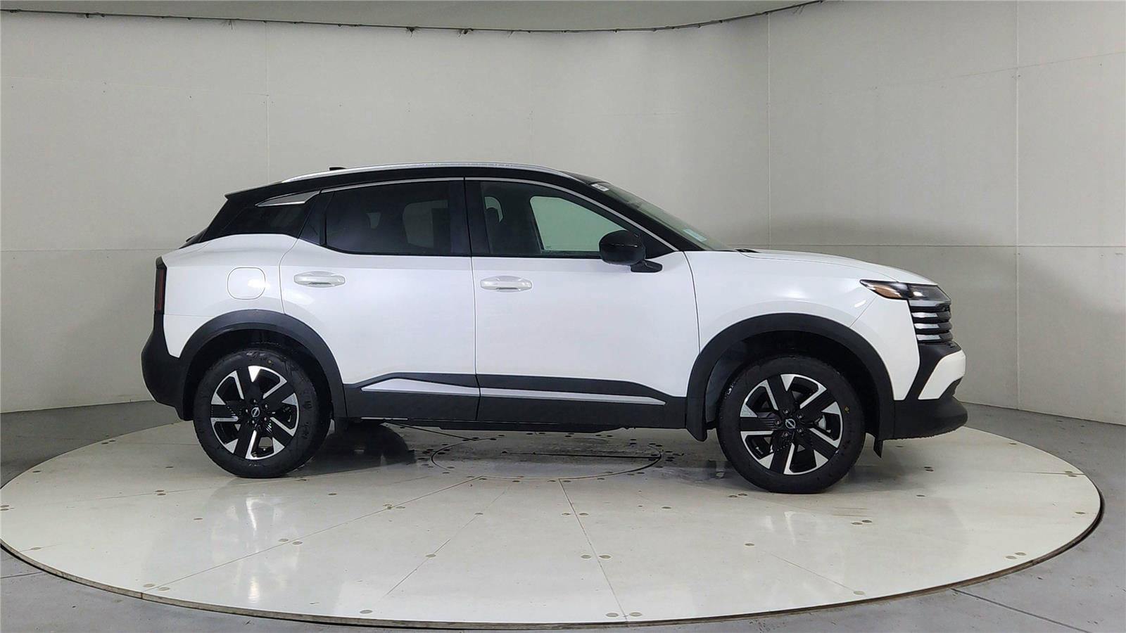 New 2026 Nissan Kicks SV w/ SV Premium Package image 8