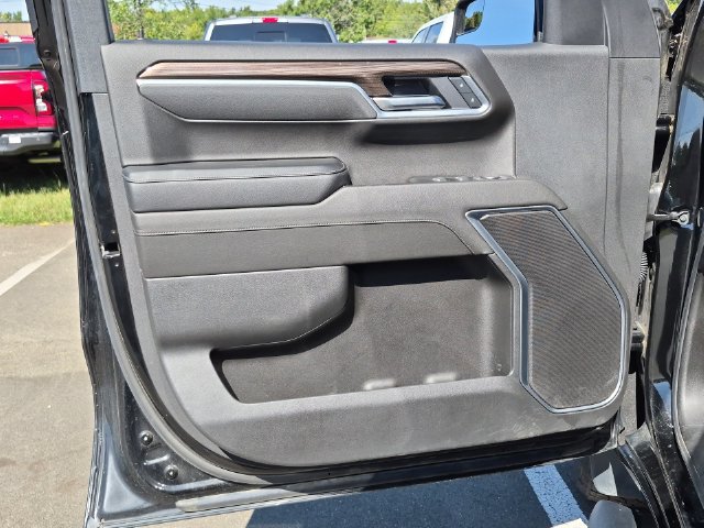 Used 2025 Chevrolet Silverado 1500 LT AWD/4WD image 19