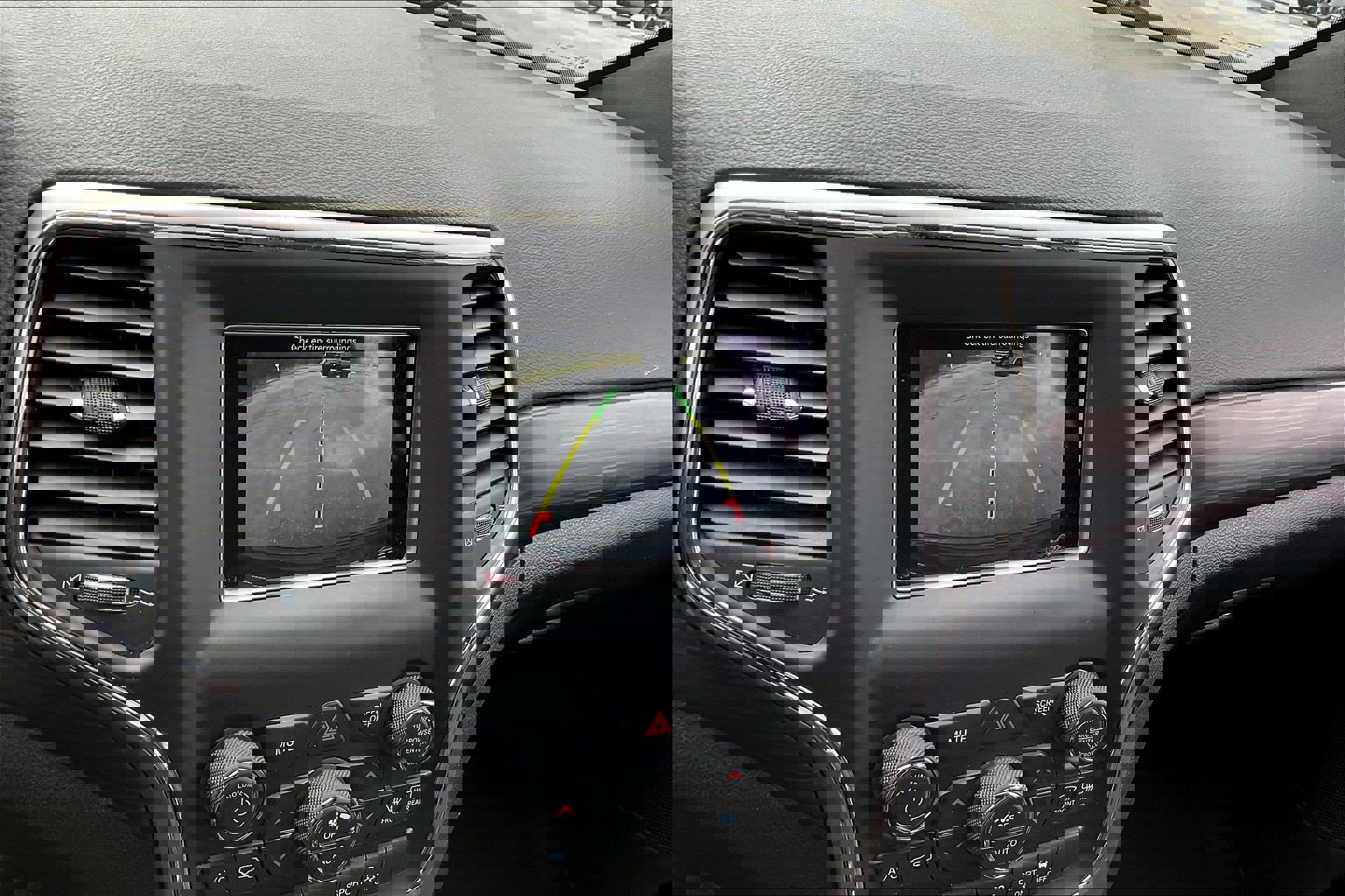 Used 2021 Jeep Grand Cherokee Laredo w/ Security & Convenience Group image 15