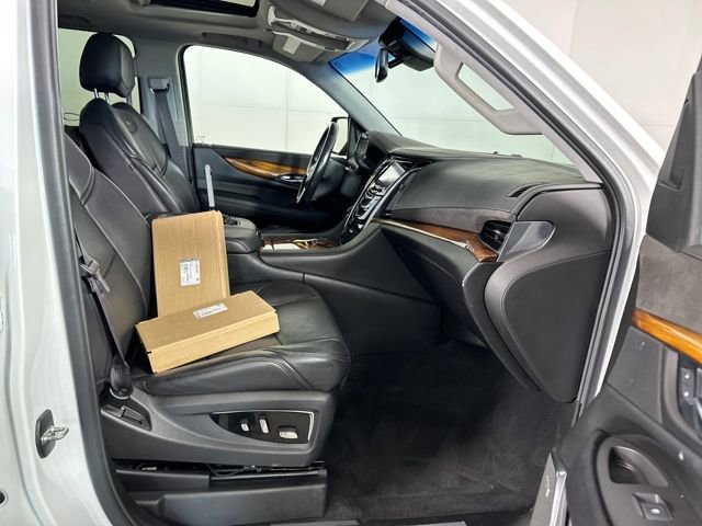 Used 2016 Cadillac Escalade ESV Premium image 28