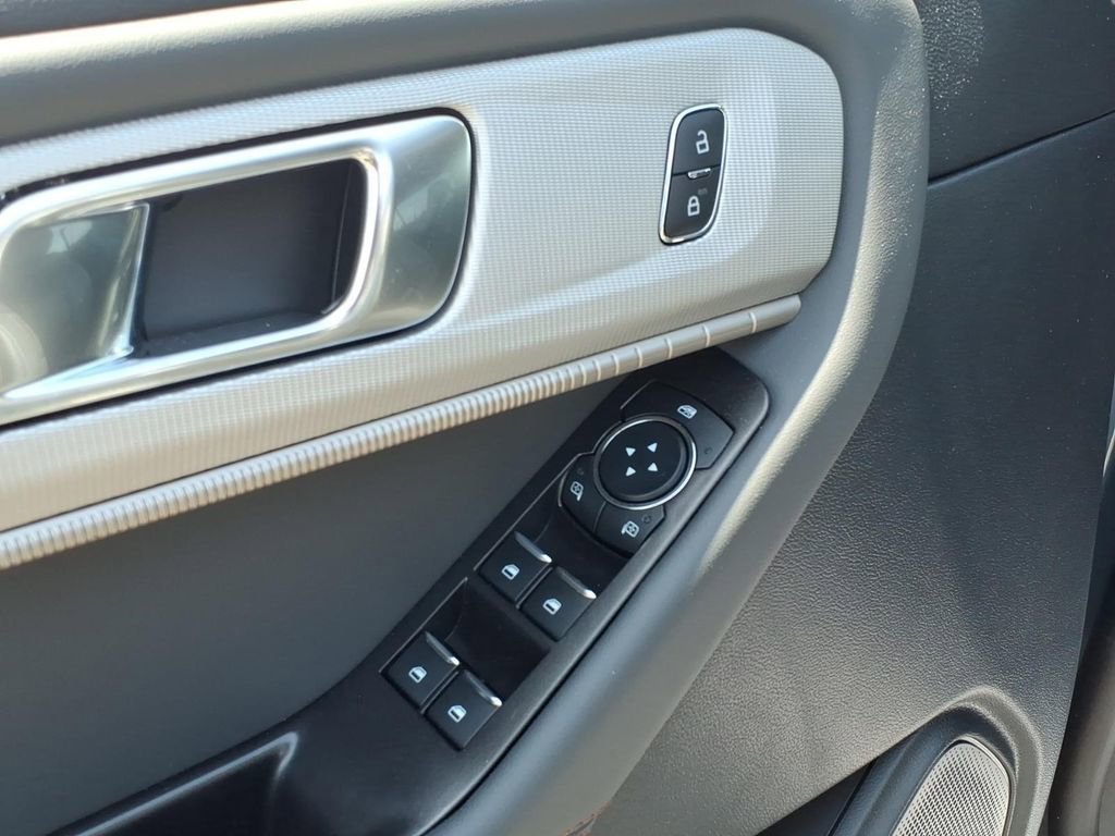 New 2026 Ford Explorer Active w/ Active Comfort Package AWD/4WD image 17