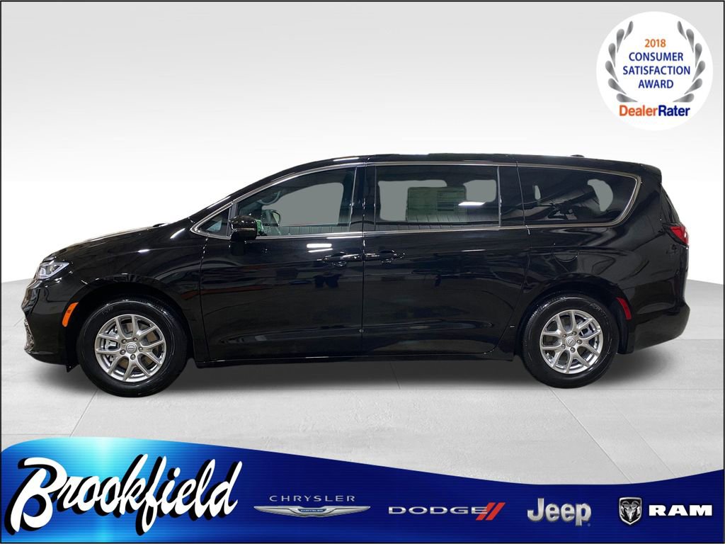 New 2026 Chrysler Pacifica Select image 5