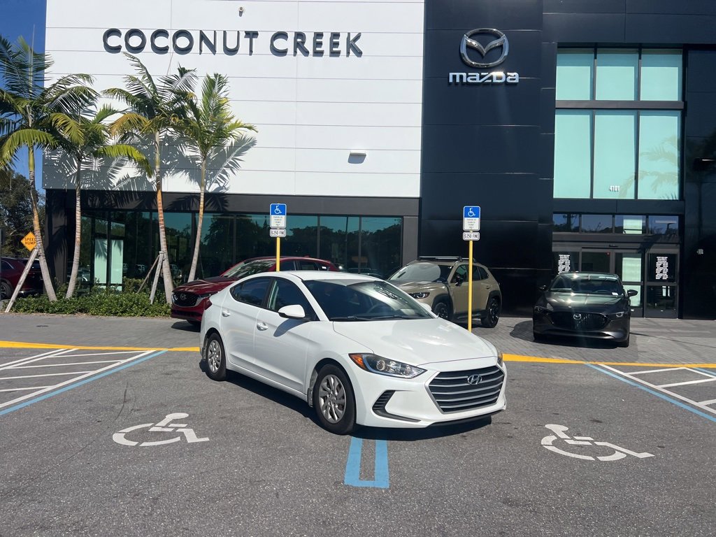 Used 2018 Hyundai Elantra SE image 4
