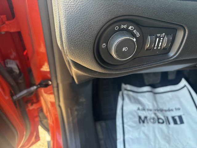 Used 2015 Jeep Renegade Latitude image 23