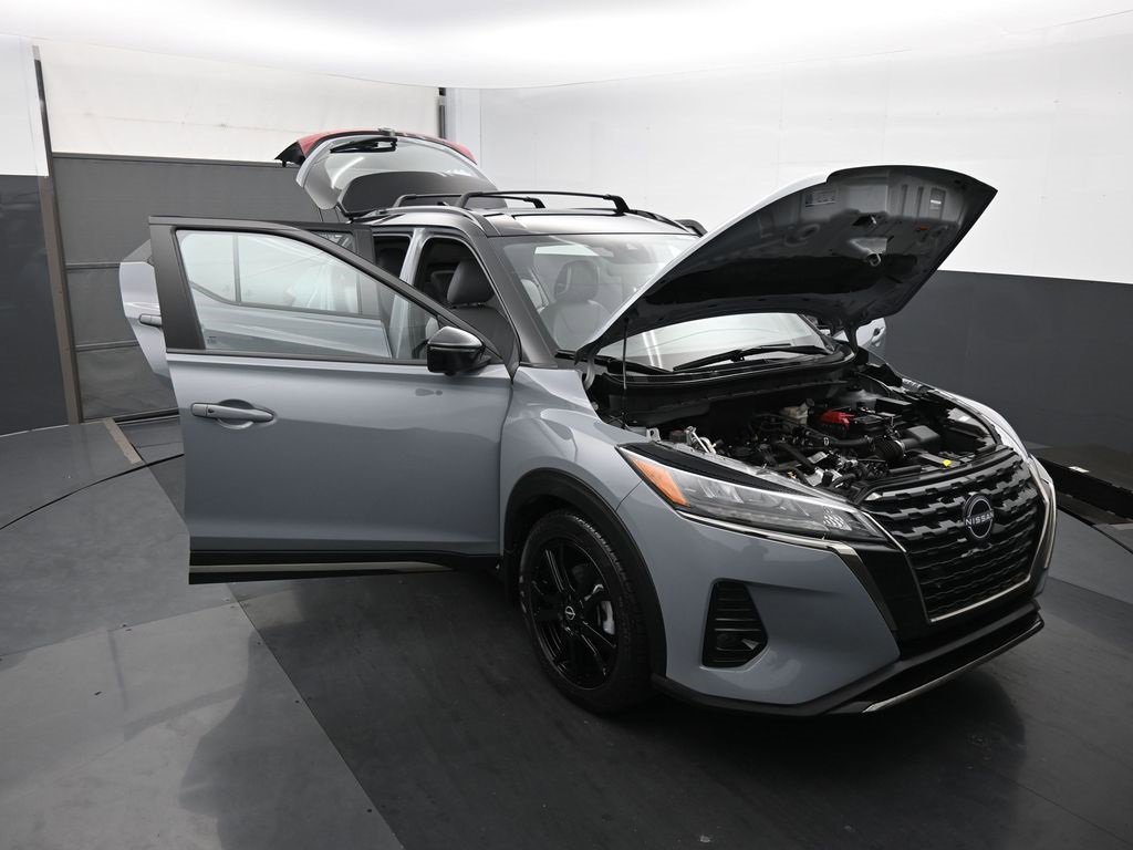 Used 2024 Nissan Kicks SR w/ SR Premium Package image 13