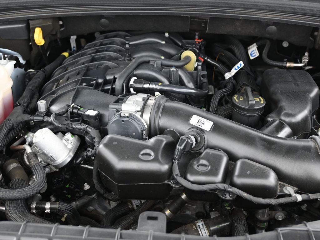 Used 2024 Jeep Grand Cherokee L Limited w/ Luxury Tech Group II image 46