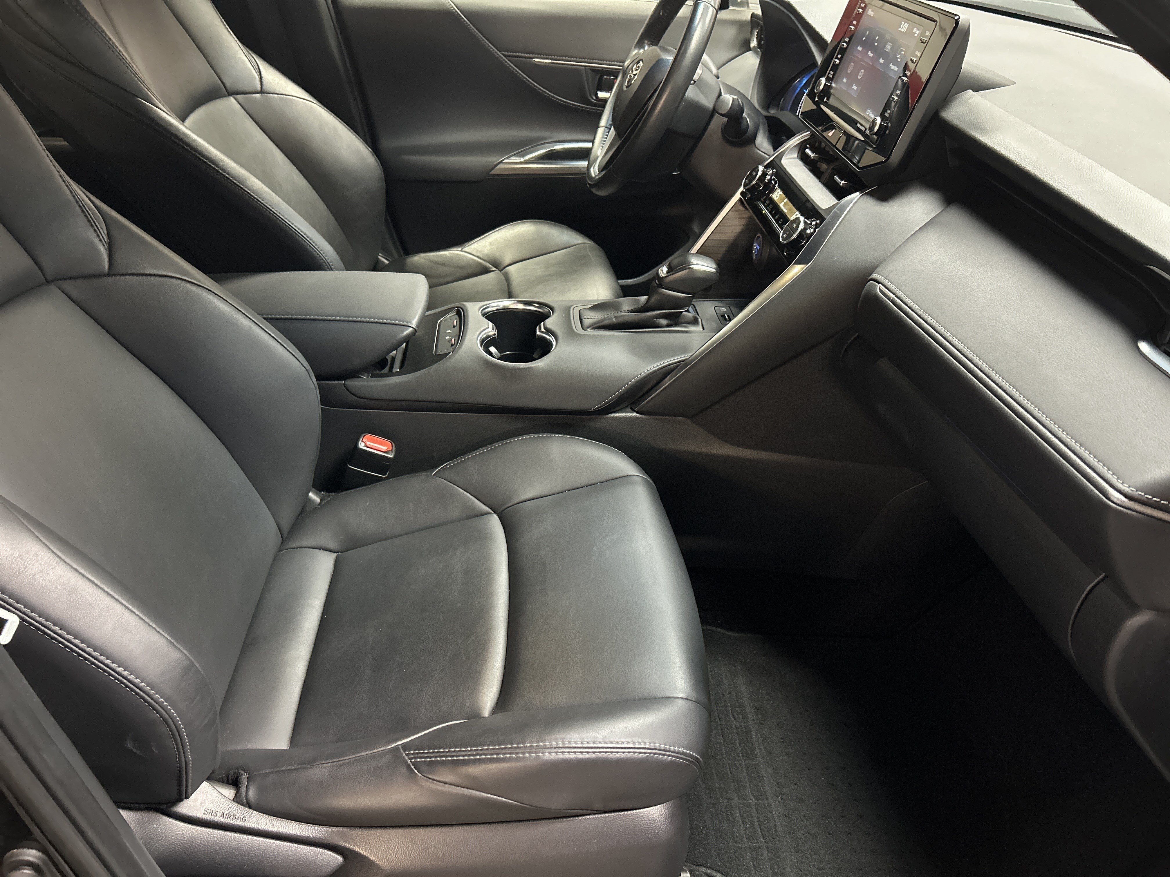 Certified 2022 Toyota Venza XLE AWD/4WD image 35
