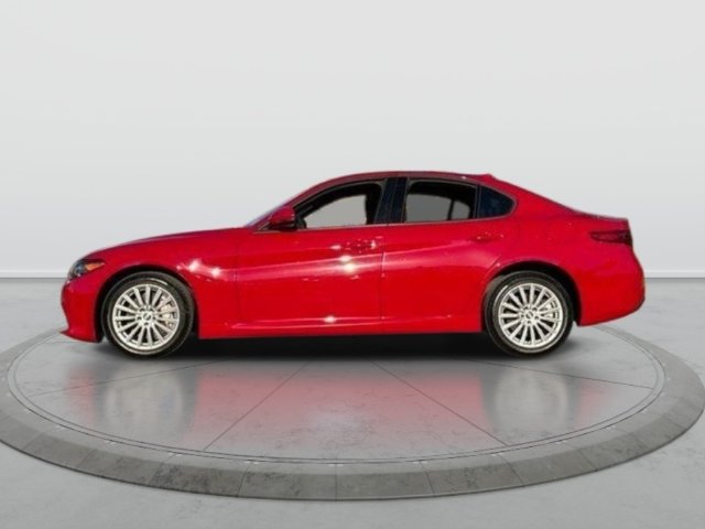 Used 2023 Alfa Romeo Giulia Sprint AWD/4WD image 4