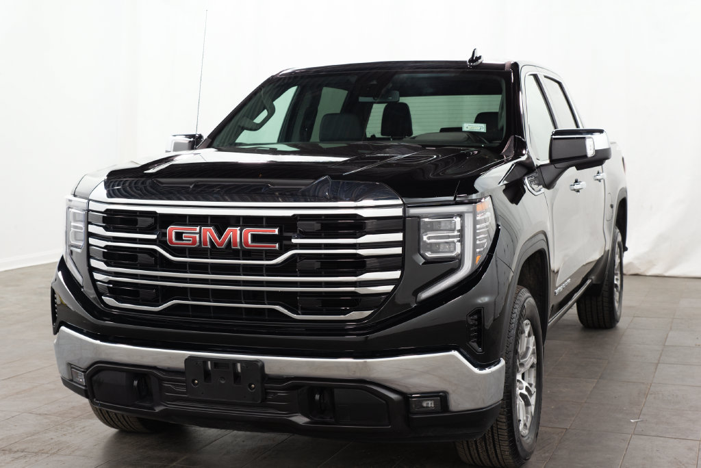 Used 2025 GMC Sierra 1500 SLT AWD/4WD image 3