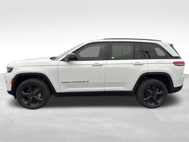 Used 2022 Jeep Grand Cherokee Altitude image 8