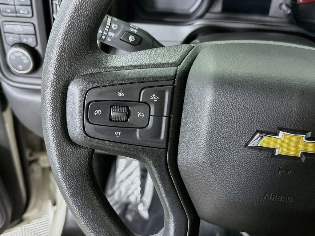Used 2026 Chevrolet Silverado 1500 Custom w/ LPO, Dark Essentials Package AWD/4WD image 19