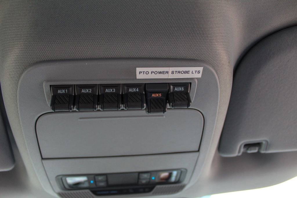 New 2025 Ford F550 4x4 Regular Cab Super Duty image 33