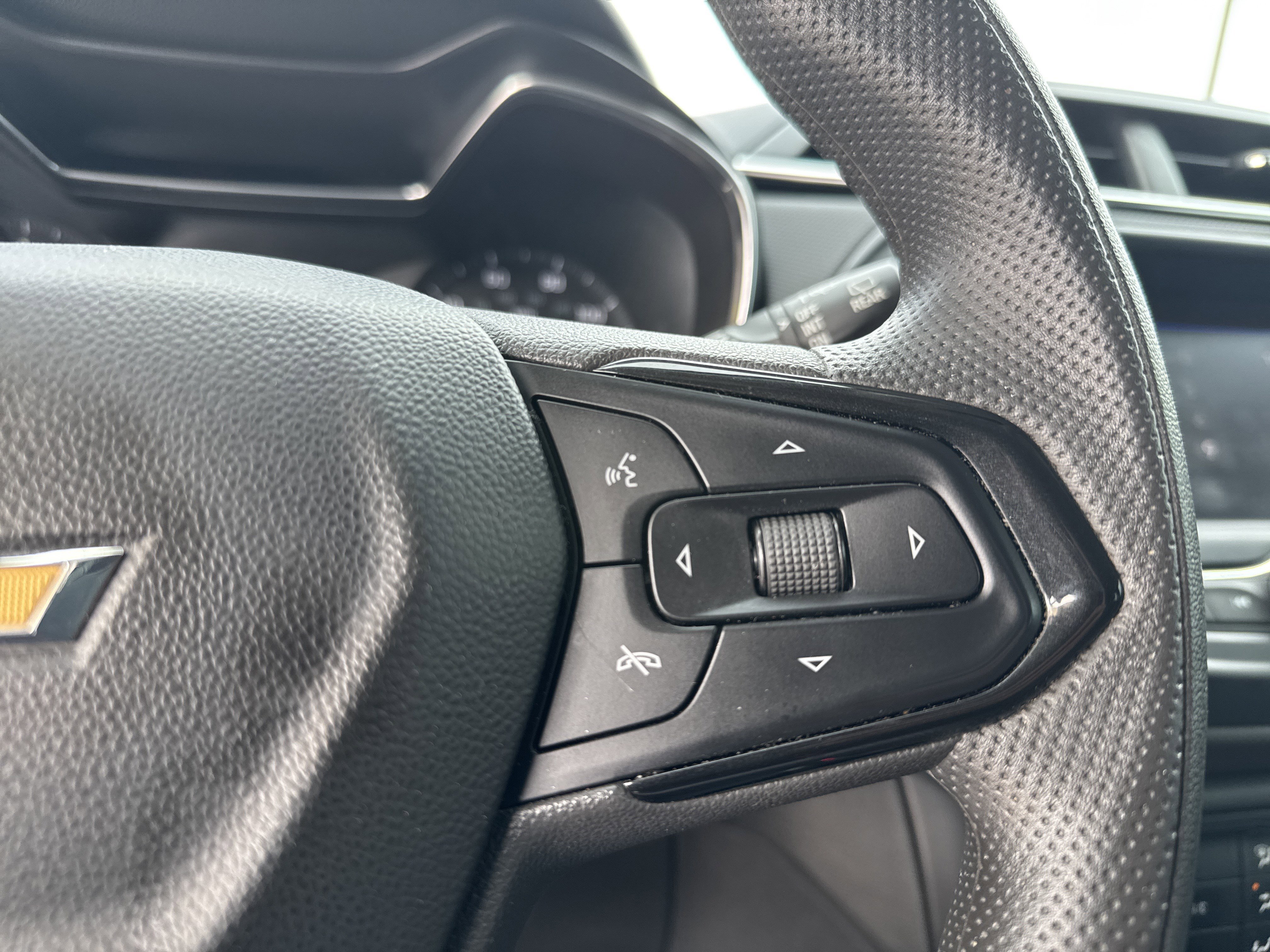 Used 2022 Chevrolet TrailBlazer LT FWD image 19