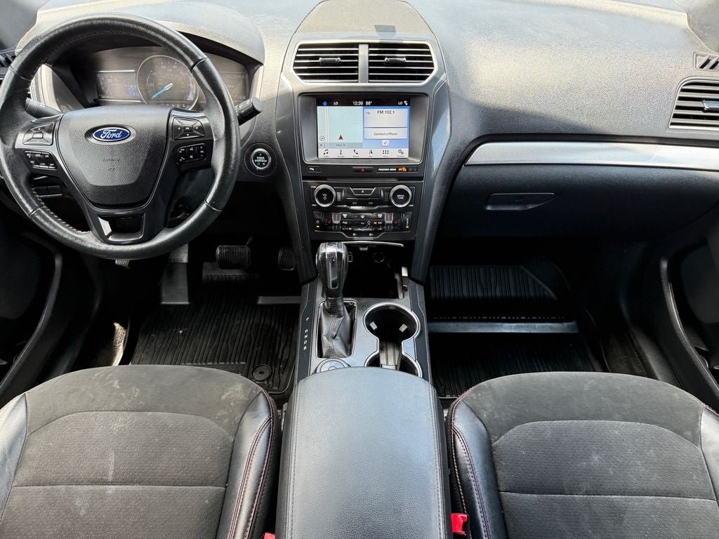 Used 2018 Ford Explorer XLT w/ Equipment Group 202A AWD/4WD image 16
