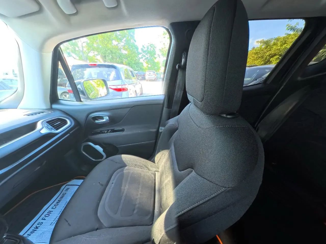 Used 2020 Jeep Renegade Latitude FWD image 24